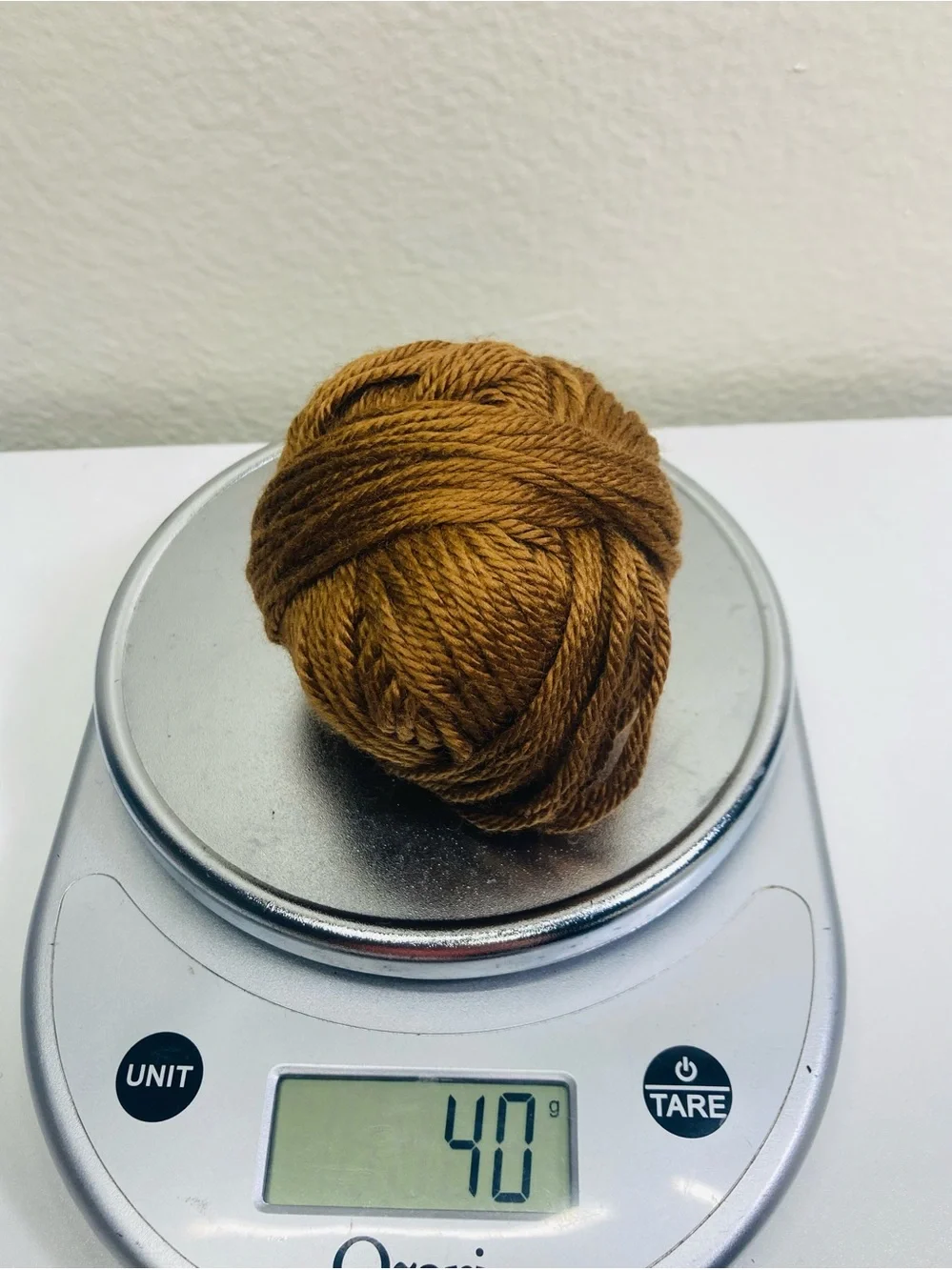 196g / 6.91 oz Assorted Yarn Balls Pack in White, Cream, Yellow, Brown, Black